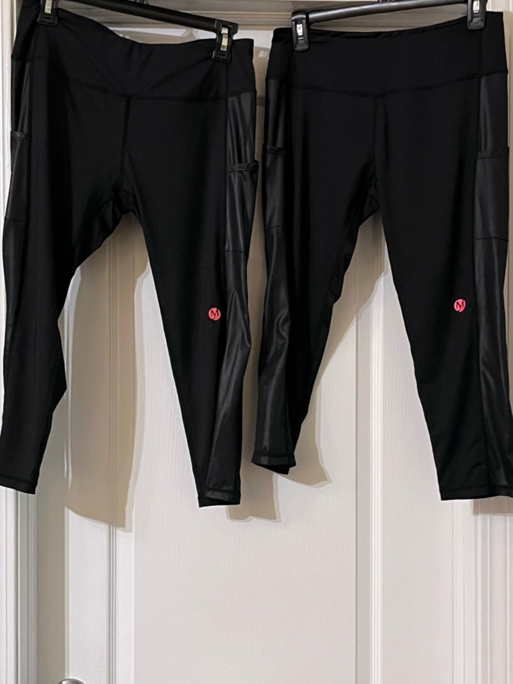 NWT MYOGA Black Crop Athletic Workout Leggings w/Side Pockets - Women's Med